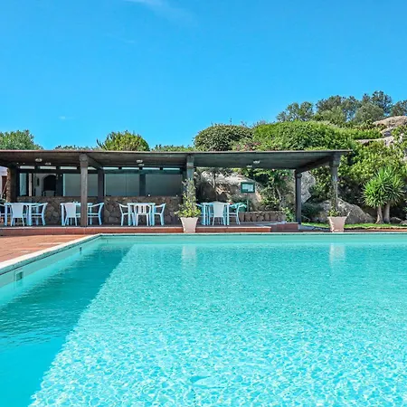 Caterina Con Depandance Punta Molara