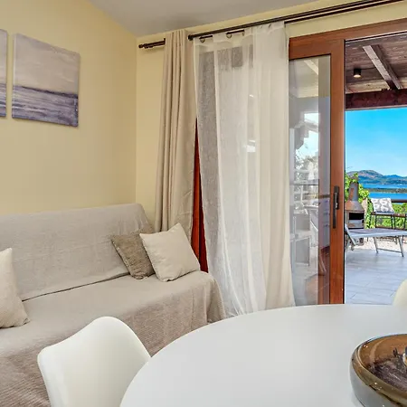 Caterina Con Depandance Punta Molara