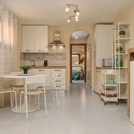 Caterina Con Depandance 펜션 Punta Molara