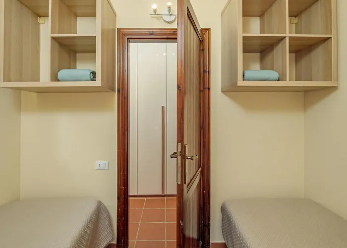 Caterina Con Depandance Punta Molara